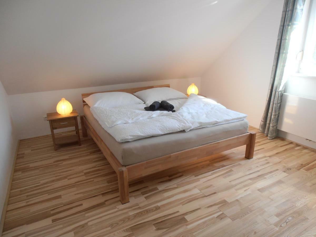 Ferienwohnung Am Kirchberg Jois Bagian luar foto