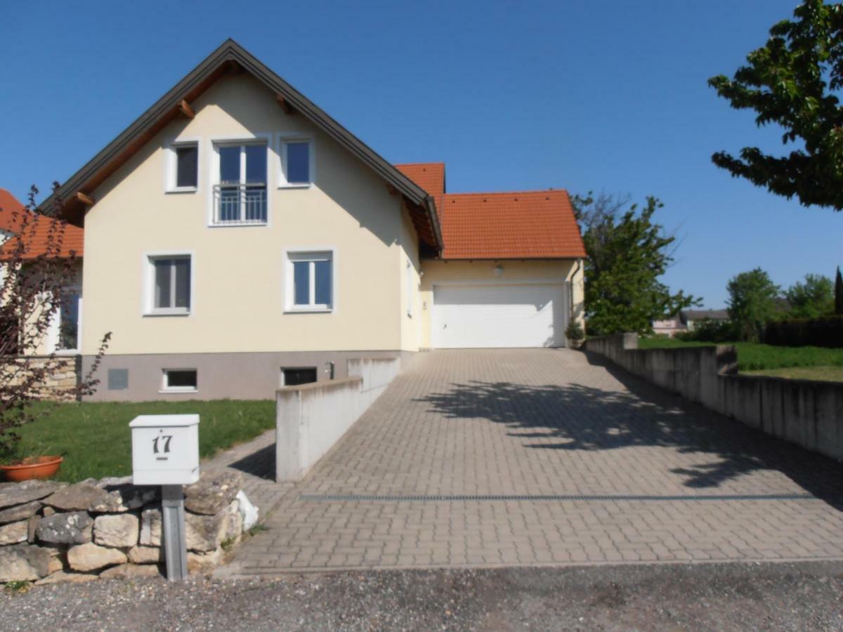 Ferienwohnung Am Kirchberg Jois Bagian luar foto