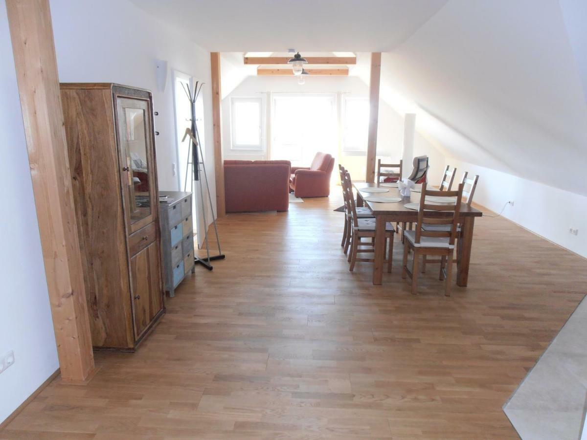 Ferienwohnung Am Kirchberg Jois Bagian luar foto